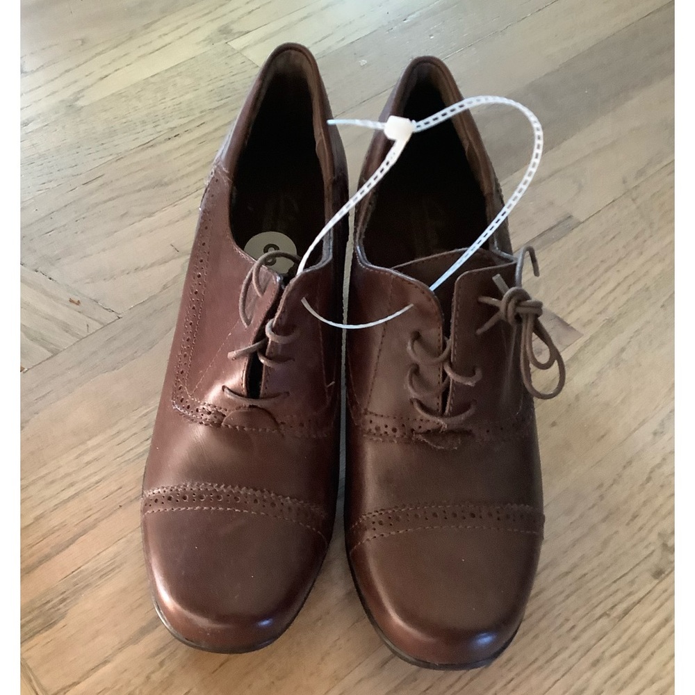Clark’s Bendables lace up shoes